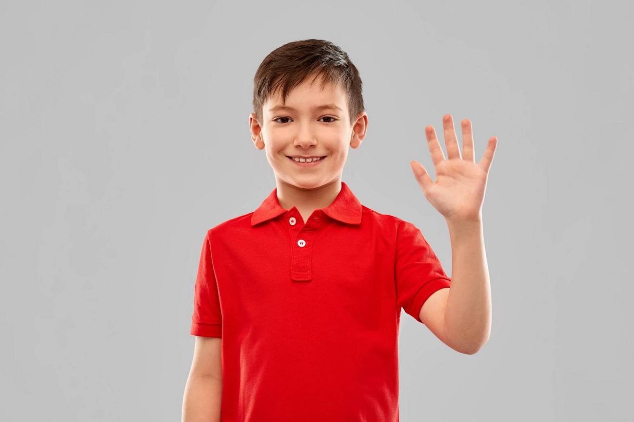 картинки ребенок машет рукой